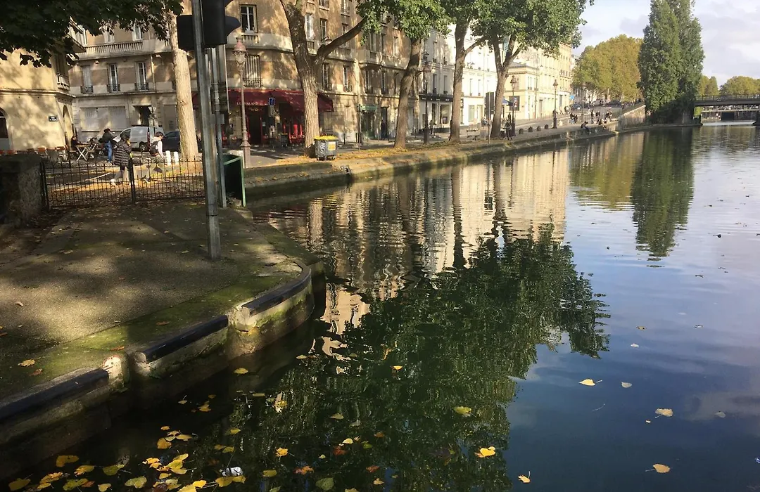 Paris, Au Bord Du Canal Saint Martin-1
